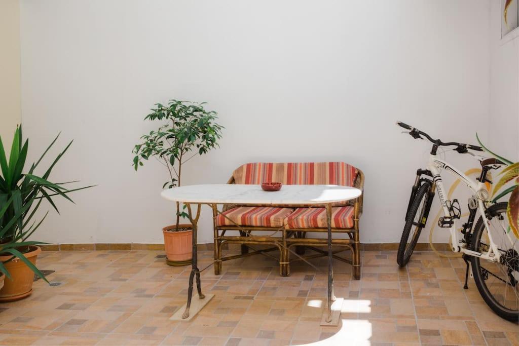 Renovated, Open And Functional Old House Appartement